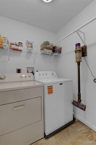 9 Treecrest Court, Fenton, MO 63026