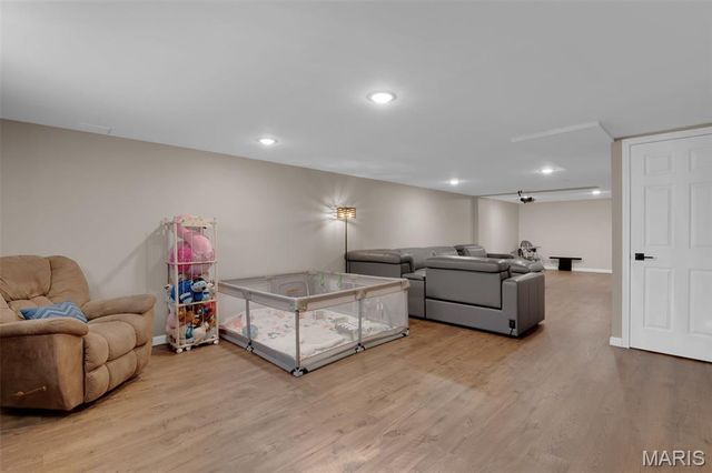 9 Treecrest Court, Fenton, MO 63026