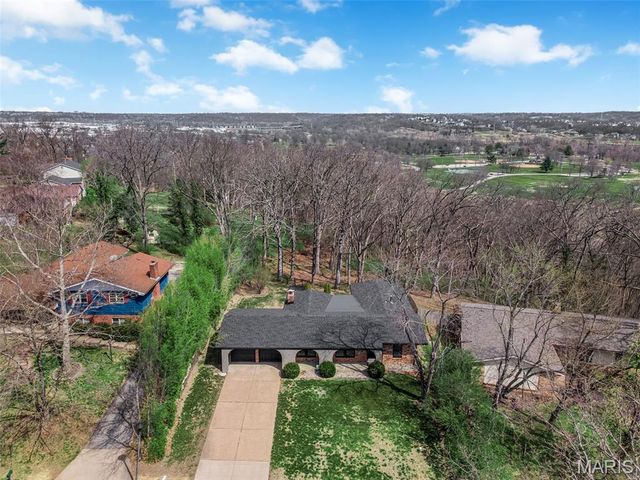 9 Treecrest Court, Fenton, MO 63026