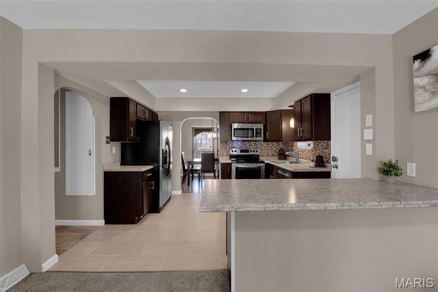 9 Treecrest Court, Fenton, MO 63026