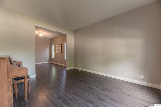 15075 Fowler Avenue, Omaha, NE 68116