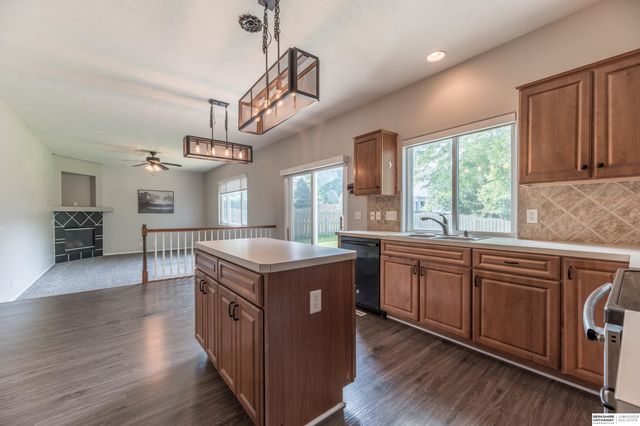 15075 Fowler Avenue, Omaha, NE 68116