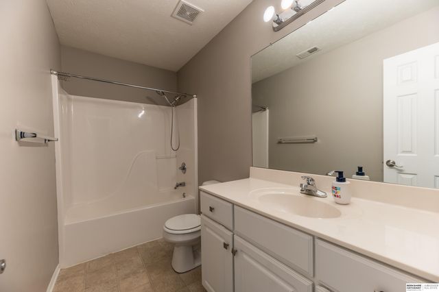 15075 Fowler Avenue, Omaha, NE 68116