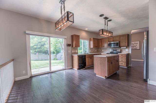 15075 Fowler Avenue, Omaha, NE 68116