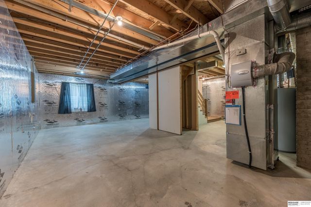 15075 Fowler Avenue, Omaha, NE 68116