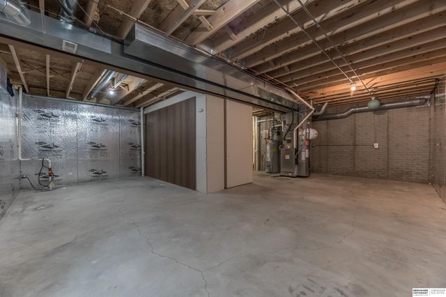 15075 Fowler Avenue, Omaha, NE 68116