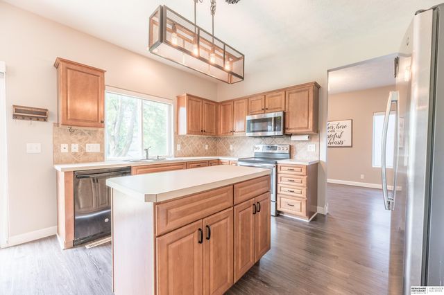 15075 Fowler Avenue, Omaha, NE 68116