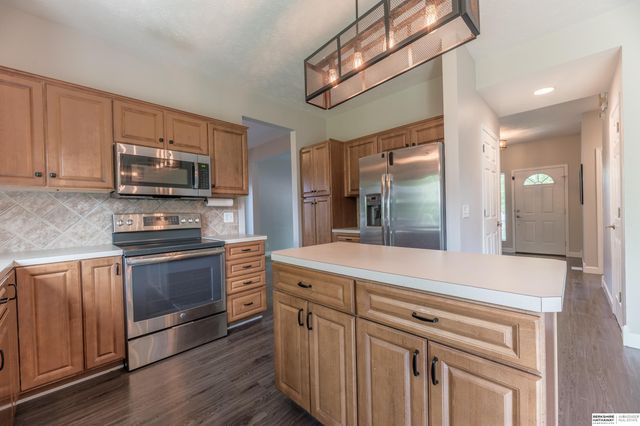 15075 Fowler Avenue, Omaha, NE 68116