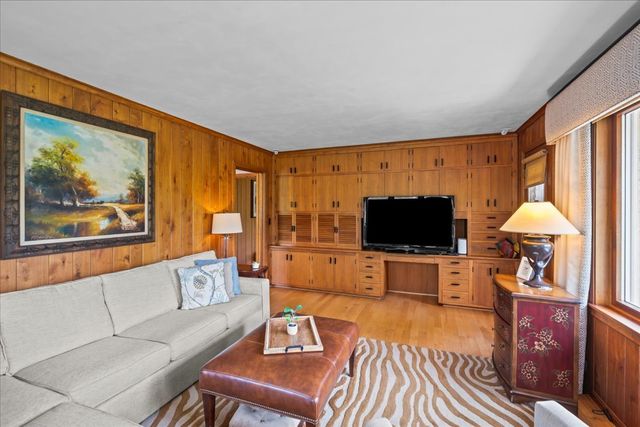 1060 Oak Knoll Drive, Lake Forest, IL 60045