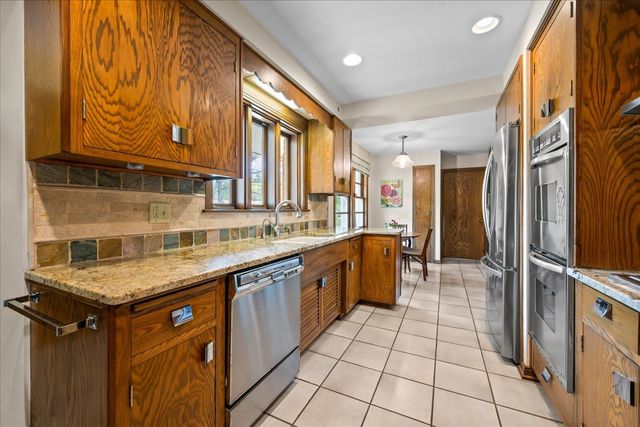 1060 Oak Knoll Drive, Lake Forest, IL 60045