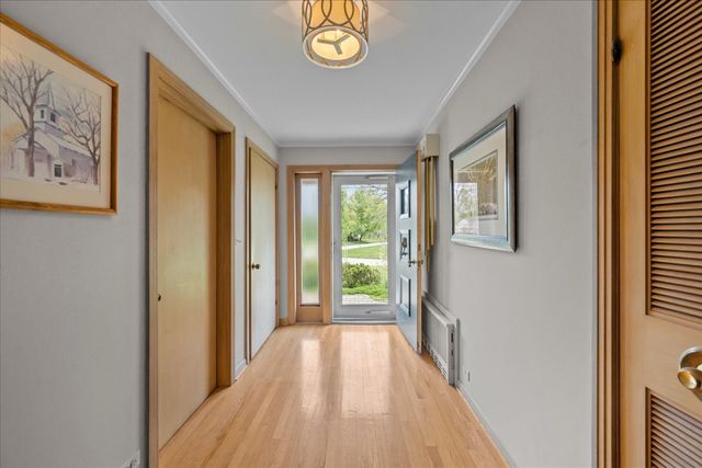 1060 Oak Knoll Drive, Lake Forest, IL 60045