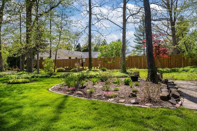 1060 Oak Knoll Drive, Lake Forest, IL 60045
