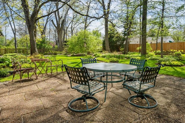 1060 Oak Knoll Drive, Lake Forest, IL 60045