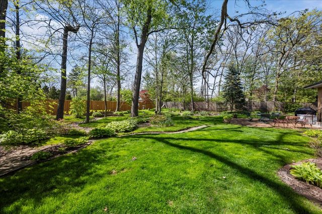 1060 Oak Knoll Drive, Lake Forest, IL 60045