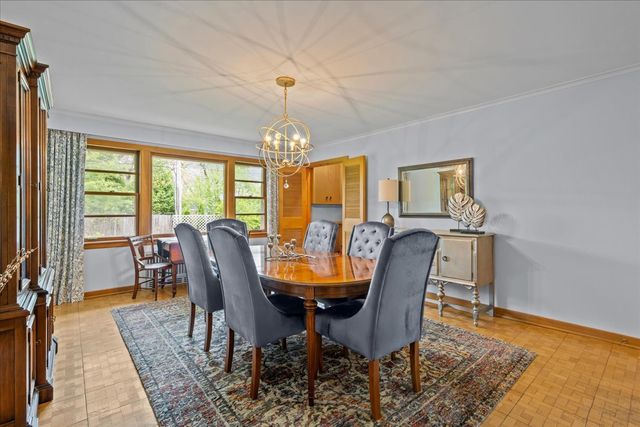 1060 Oak Knoll Drive, Lake Forest, IL 60045