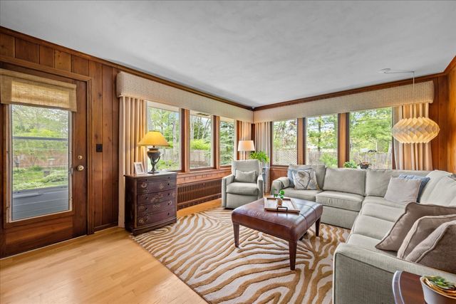 1060 Oak Knoll Drive, Lake Forest, IL 60045
