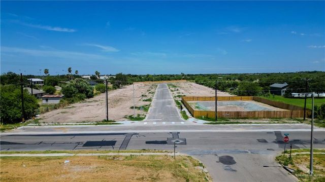 414 W Garfield Avenue, Alton, TX 78573