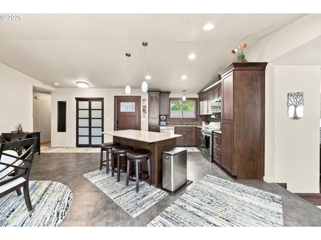 5327 Ne SIMPSON St, Portland, OR 97218