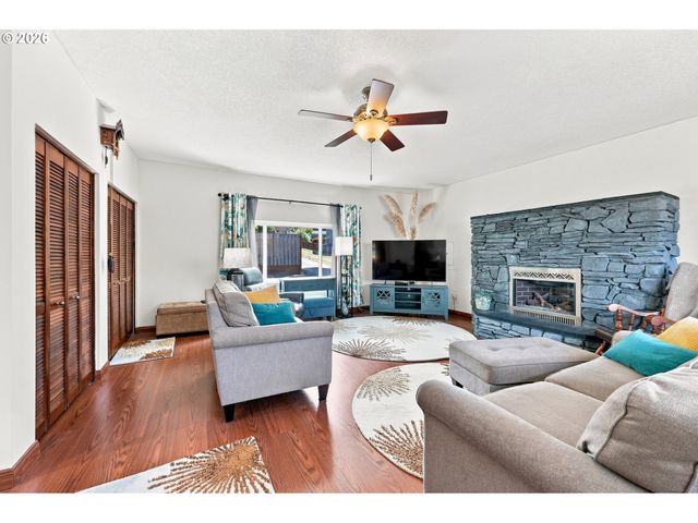 5327 Ne SIMPSON St, Portland, OR 97218