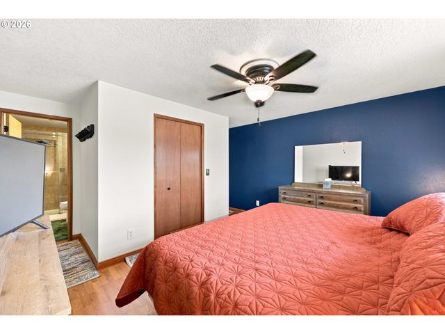 5327 Ne SIMPSON St, Portland, OR 97218