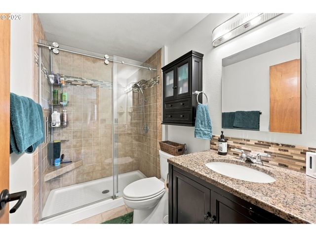 5327 Ne SIMPSON St, Portland, OR 97218