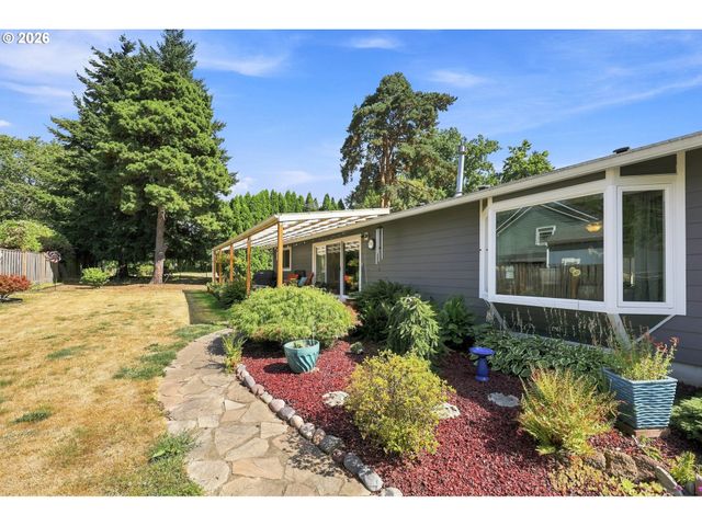 5327 Ne SIMPSON St, Portland, OR 97218