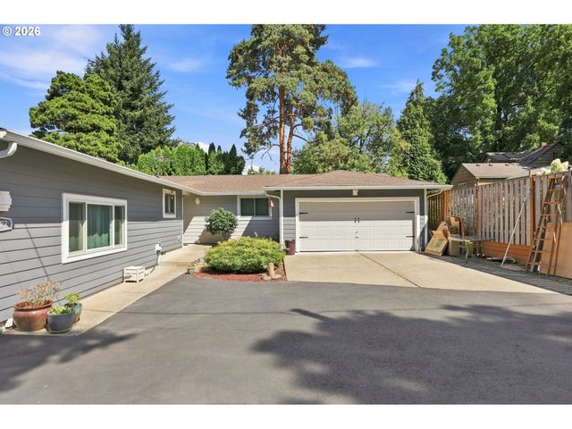 5327 Ne SIMPSON St, Portland, OR 97218