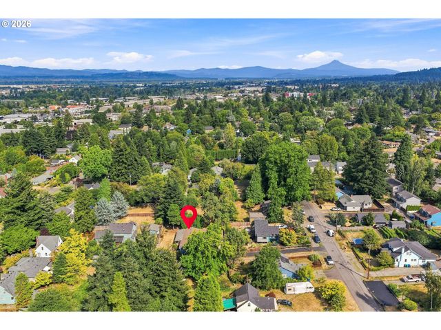 5327 Ne SIMPSON St, Portland, OR 97218