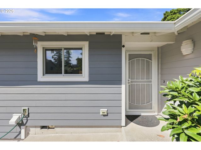 5327 Ne SIMPSON St, Portland, OR 97218