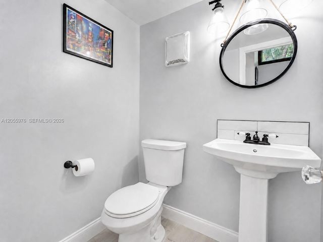 6870 NW 30th Avenue, Fort Lauderdale, FL 33309