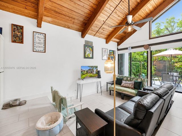 6870 NW 30th Avenue, Fort Lauderdale, FL 33309