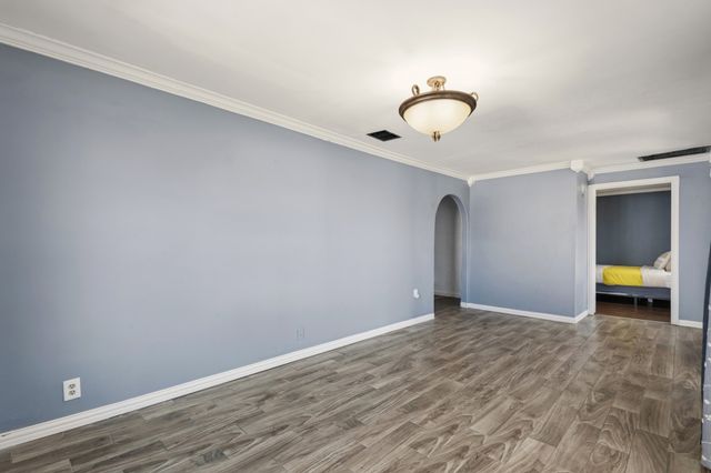 1012 Hilltop Drive, Irving, TX 75060