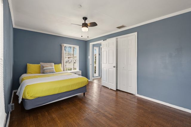 1012 Hilltop Drive, Irving, TX 75060