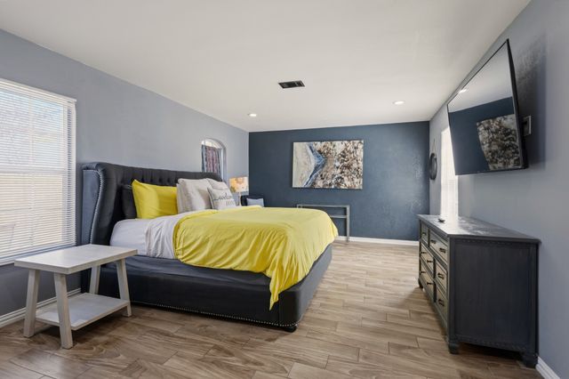 1012 Hilltop Drive, Irving, TX 75060