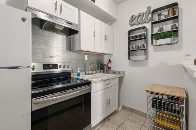 1012 Hilltop Drive, Irving, TX 75060