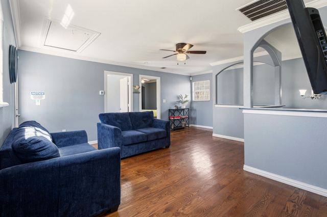 1012 Hilltop Drive, Irving, TX 75060