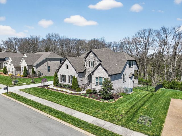 1034 Brighton Ln, Gallatin, TN 37066