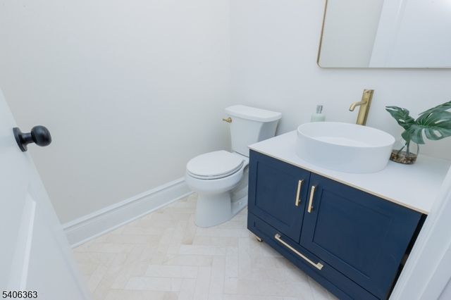 13 Sycamore Way, Warren Twp., NJ 07059