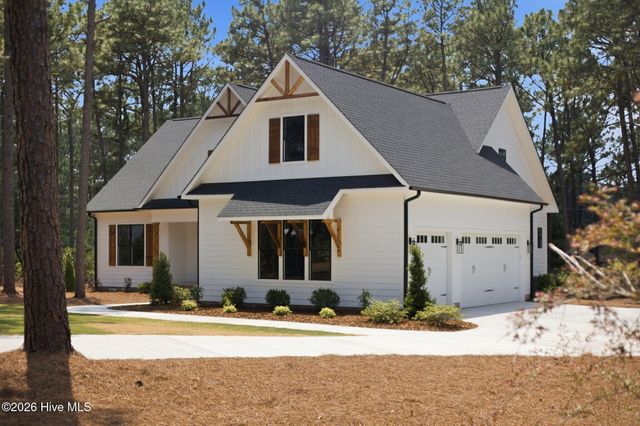 160 Midland Trail, Pinehurst, NC 28374