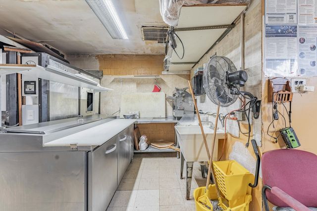 5418 W North Avenue, Chicago, IL 60639