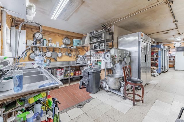 5418 W North Avenue, Chicago, IL 60639