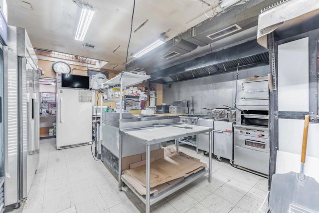 5418 W North Avenue, Chicago, IL 60639