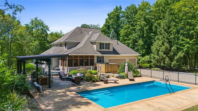 11625 Regent Park Drive, Chardon, OH 44024