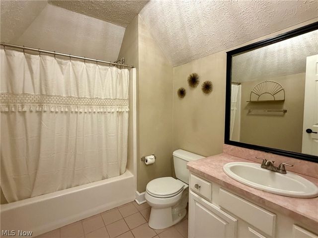 11625 Regent Park Drive, Chardon, OH 44024