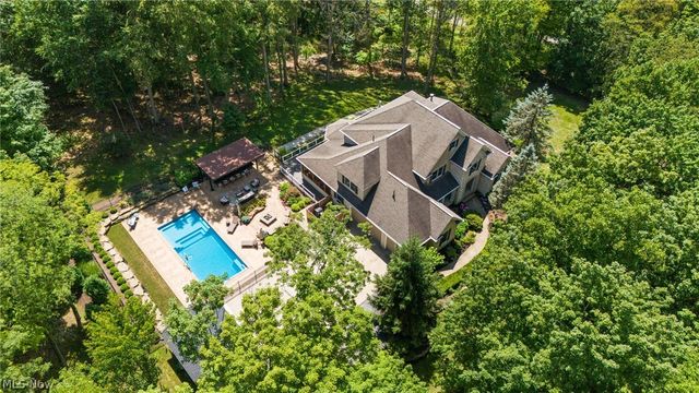 11625 Regent Park Drive, Chardon, OH 44024