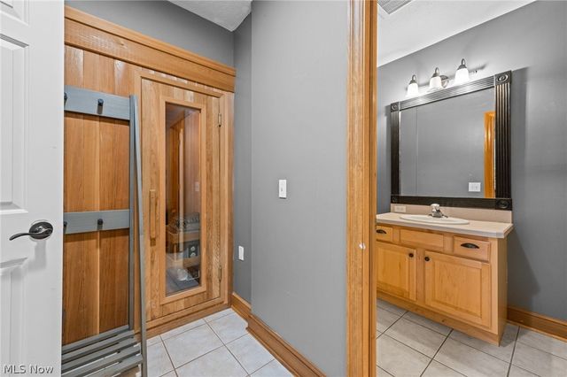11625 Regent Park Drive, Chardon, OH 44024