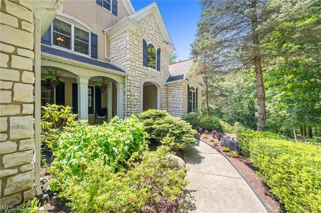 11625 Regent Park Drive, Chardon, OH 44024