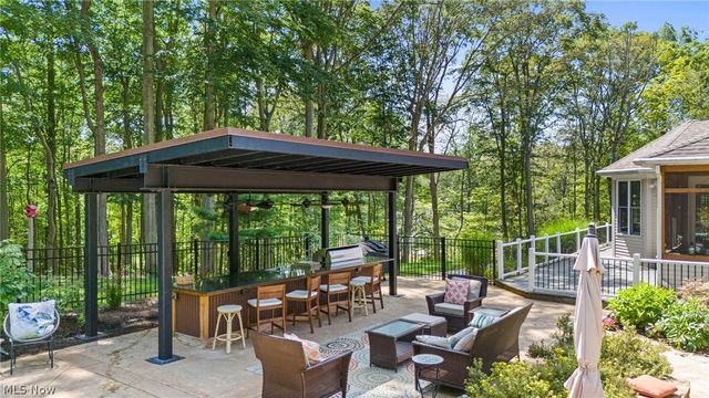 11625 Regent Park Drive, Chardon, OH 44024