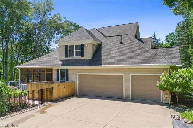11625 Regent Park Drive, Chardon, OH 44024