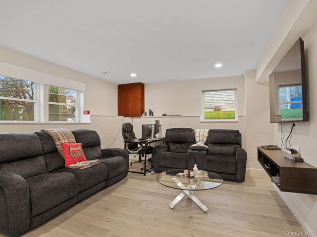 38 Kathwood Road, White Plains, NY 10607